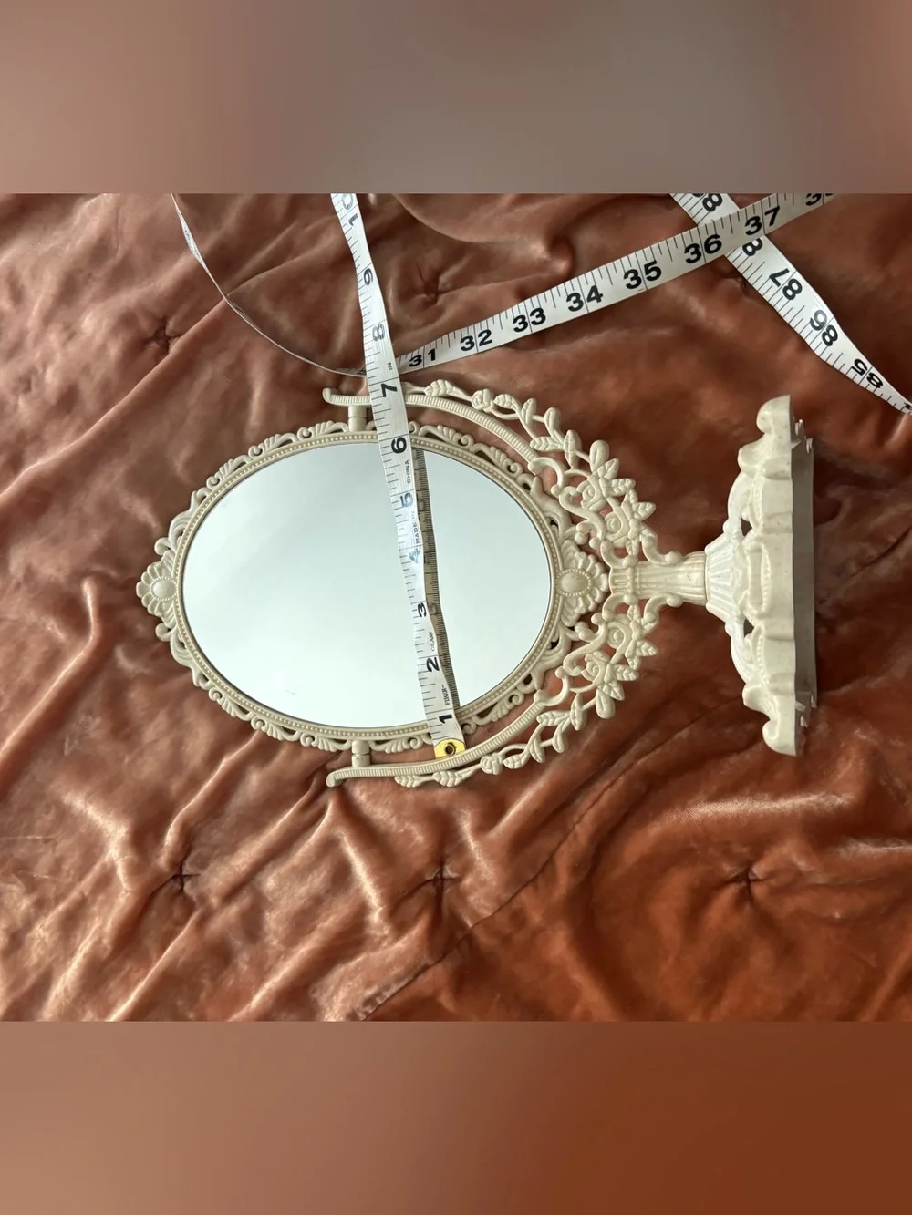 Ornate Vintage-Style Oval Vanity Mirror in Cream